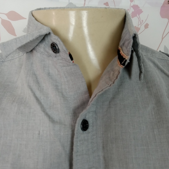 Free Planet button down shirt Size Small - Picture 4 of 11